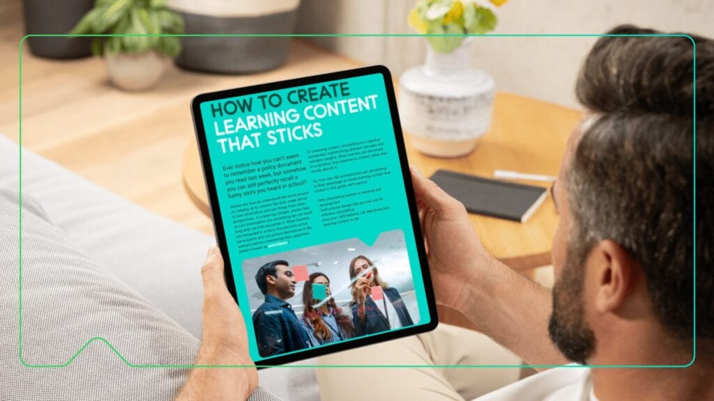 Ein Mann, der die Erzählung im Lernleitfaden auf einem Tablet liest.