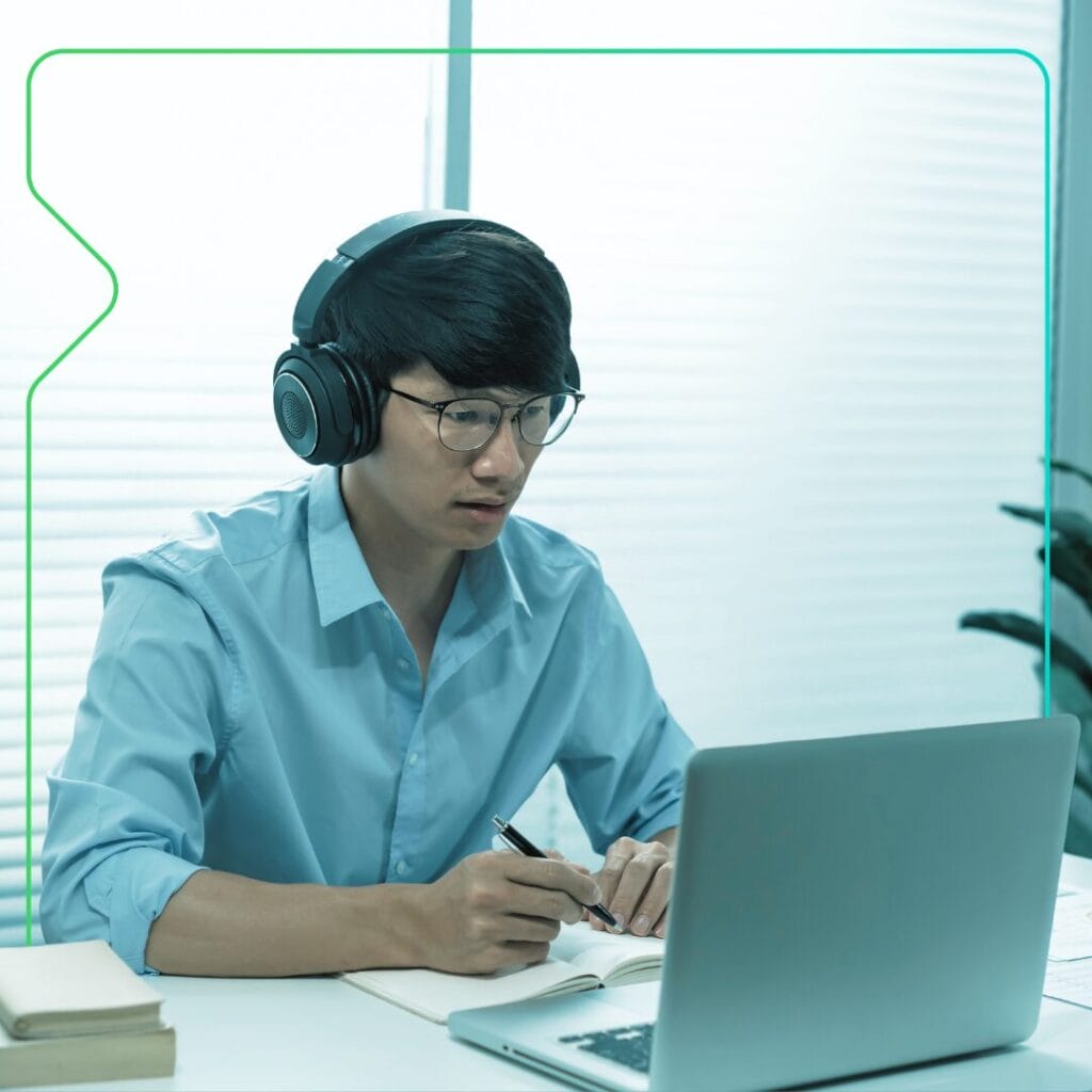 learner viewing a notification on their learning management system - Synergy Learning